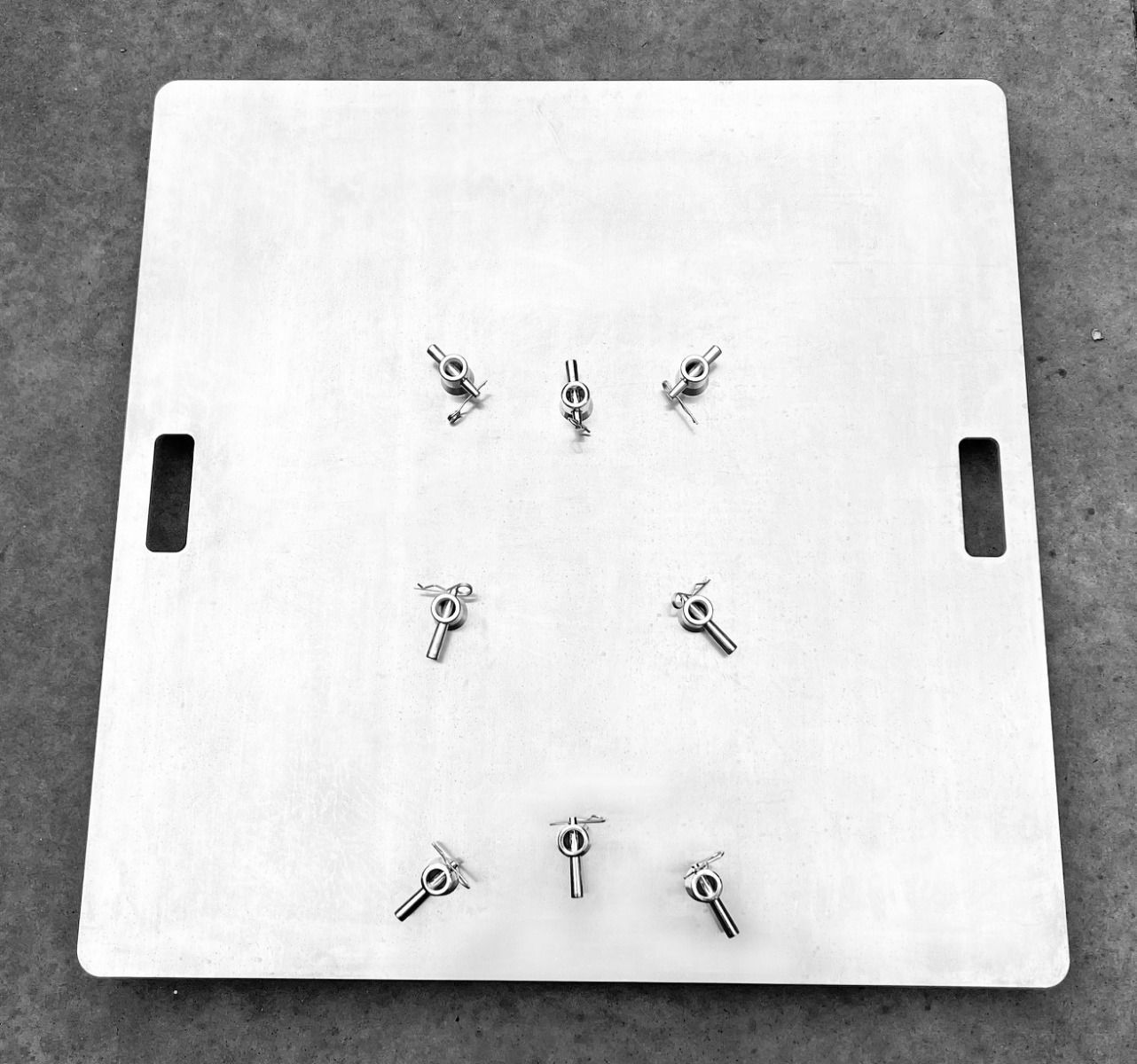TRUSS - BASE 900 X 900 X 8MM ALUMINIUM PLATE FOR 290MM BOX/TRI TRUSS - Image 2